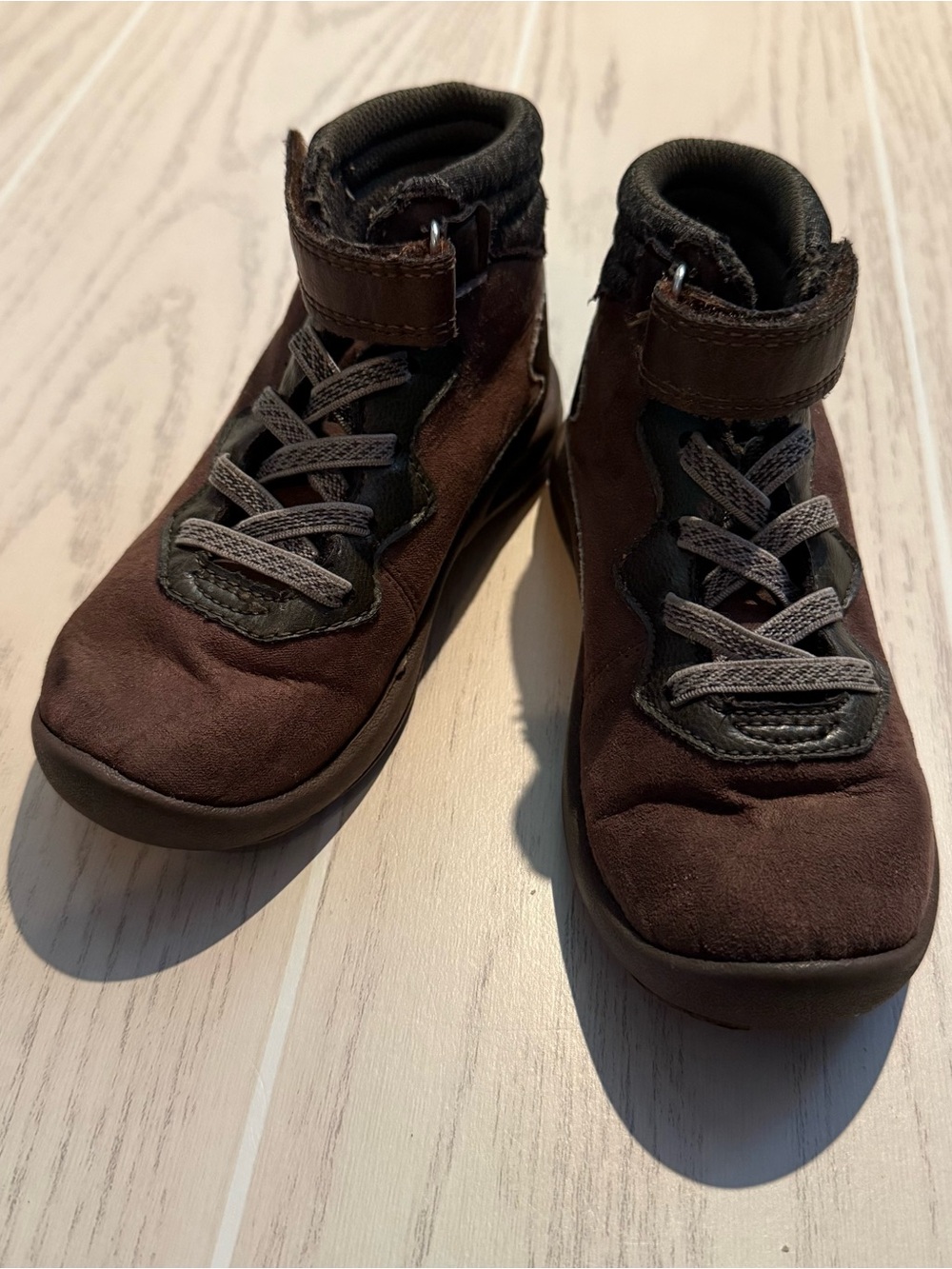 OshKosh B’gosh EverPlay Toddler Boys Brown Mid Top Boots Hook & Loop Size 10M